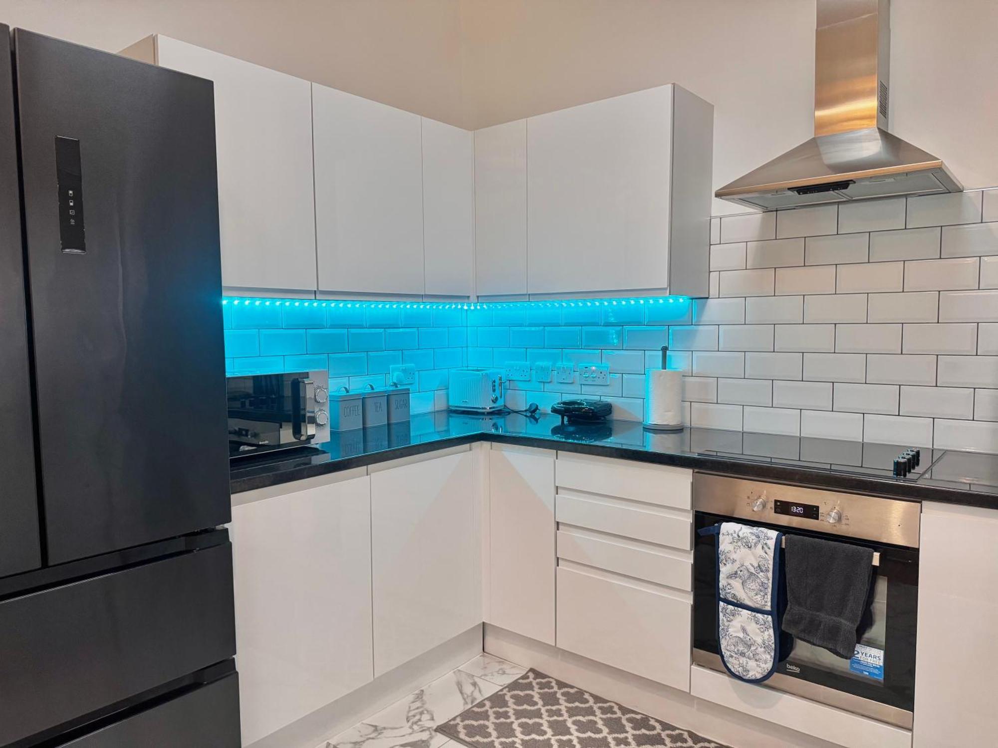 Modern 1-Bed Apt 30Min To Central London & Parking Екстериор снимка