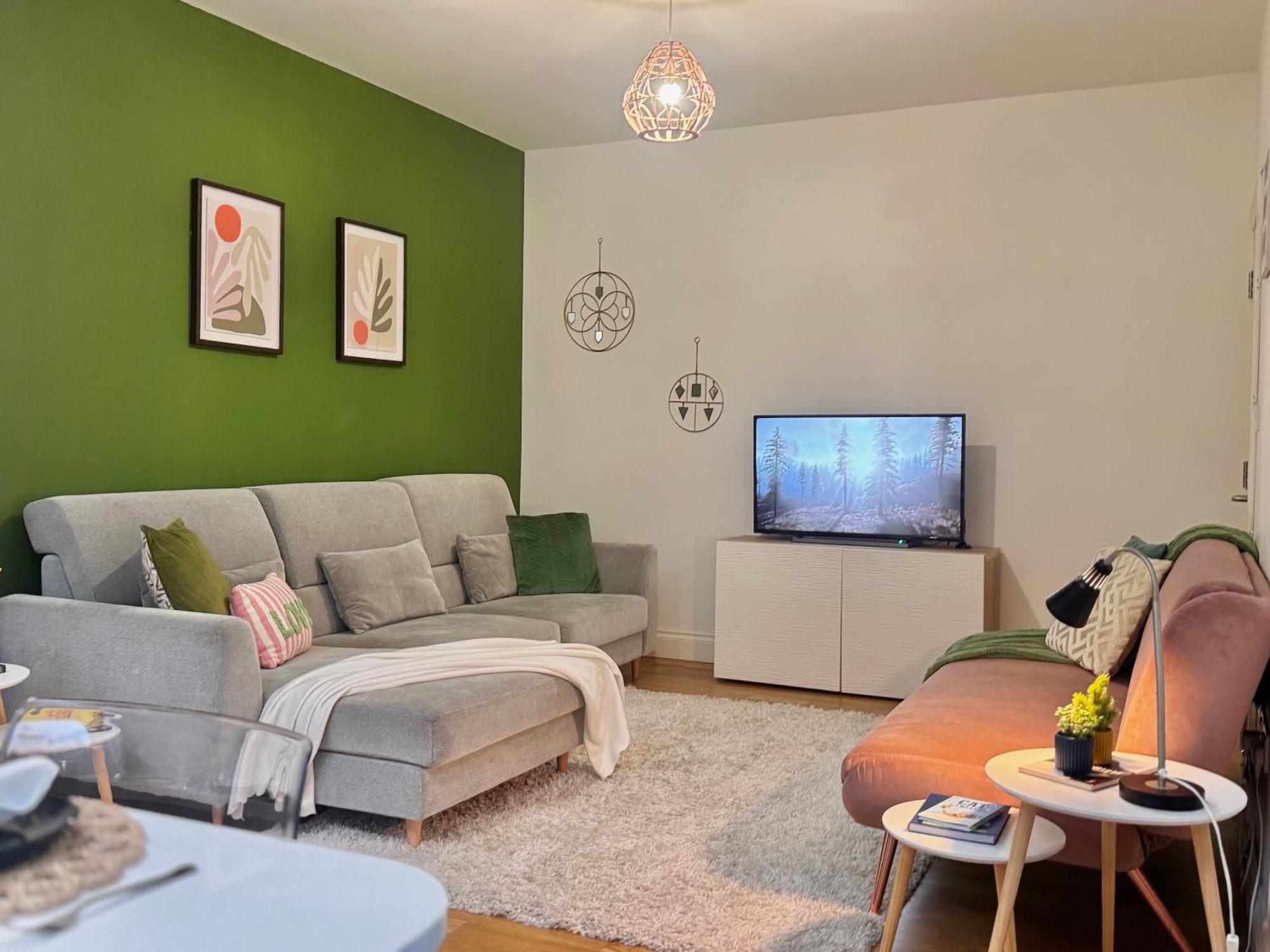 Modern 1-Bed Apt 30Min To Central London & Parking Екстериор снимка