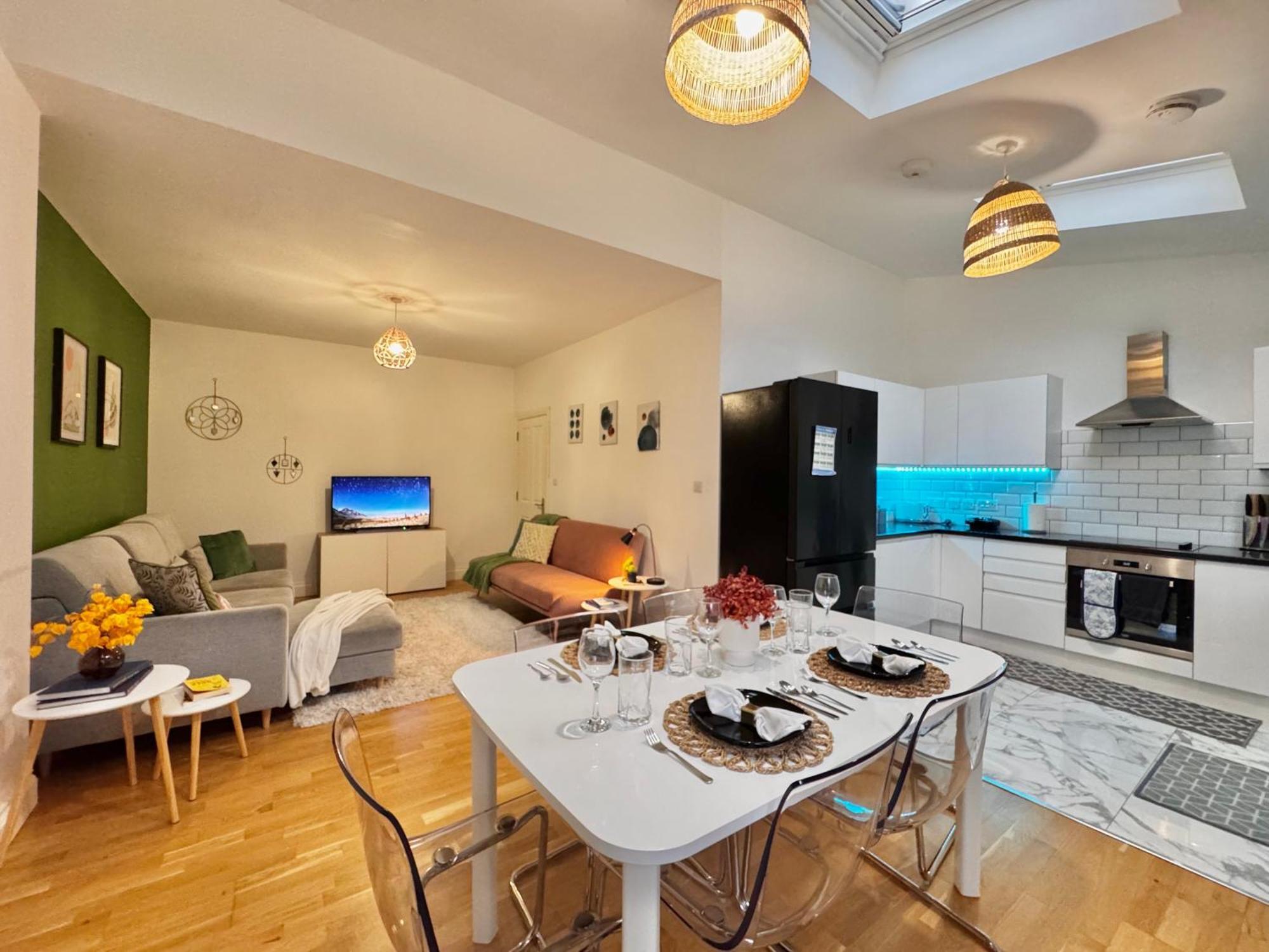Modern 1-Bed Apt 30Min To Central London & Parking Екстериор снимка