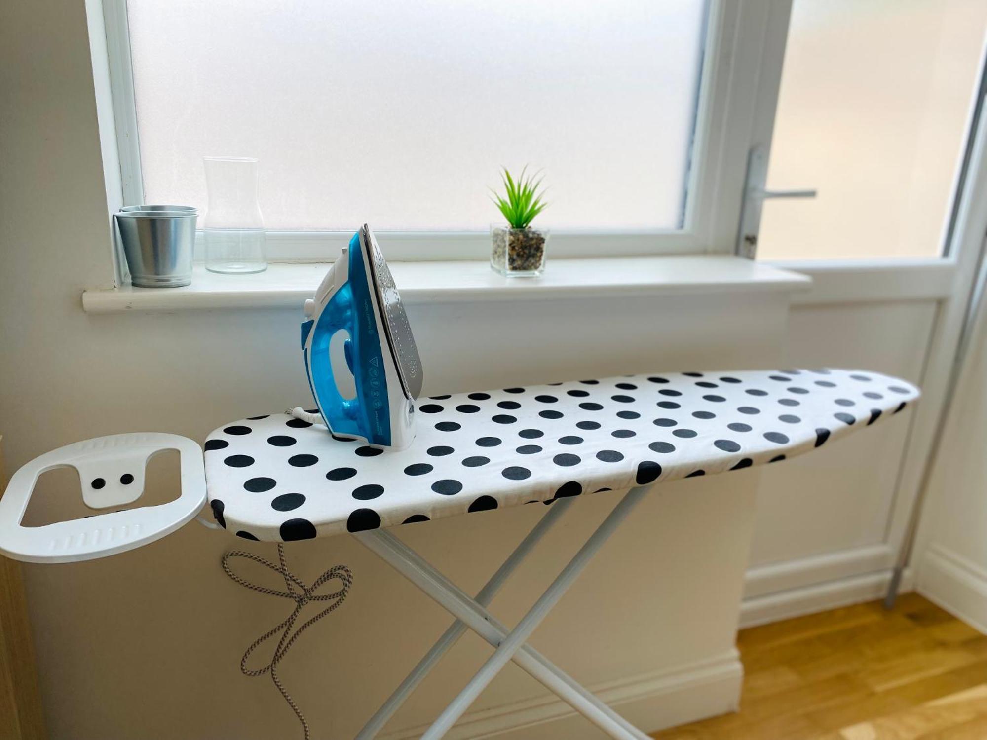 Modern 1-Bed Apt 30Min To Central London & Parking Екстериор снимка